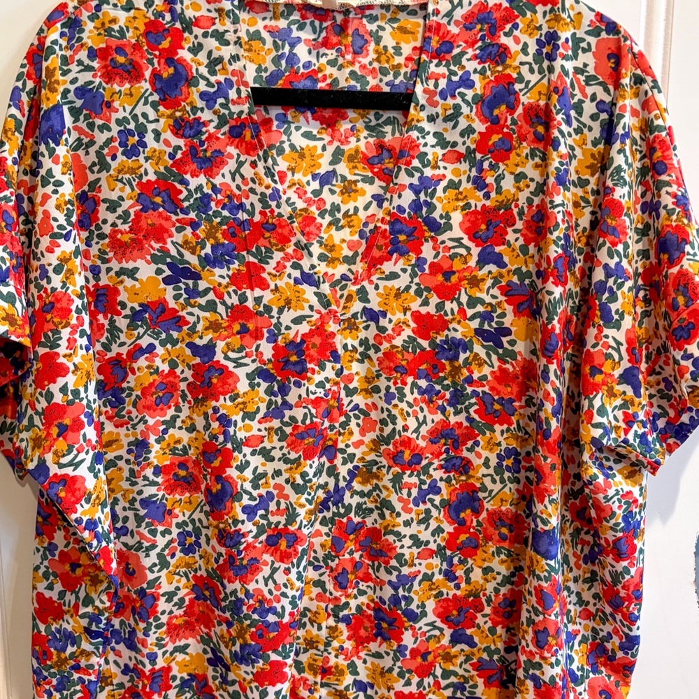 JODIFL Floral Multicolor Boxy Vneck Blouse